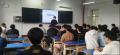 教研室担任人侯艳对参取分享会的优良结业生暗